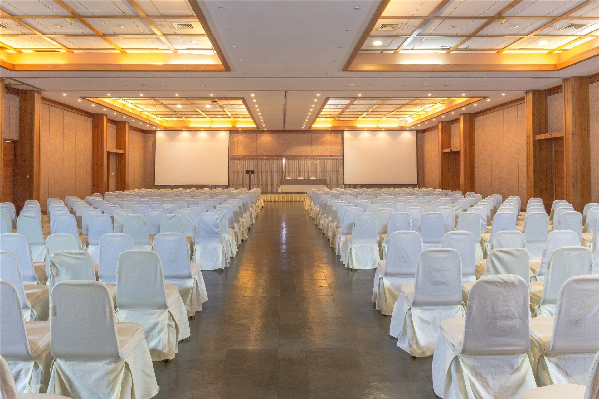 Club Hotel 4*